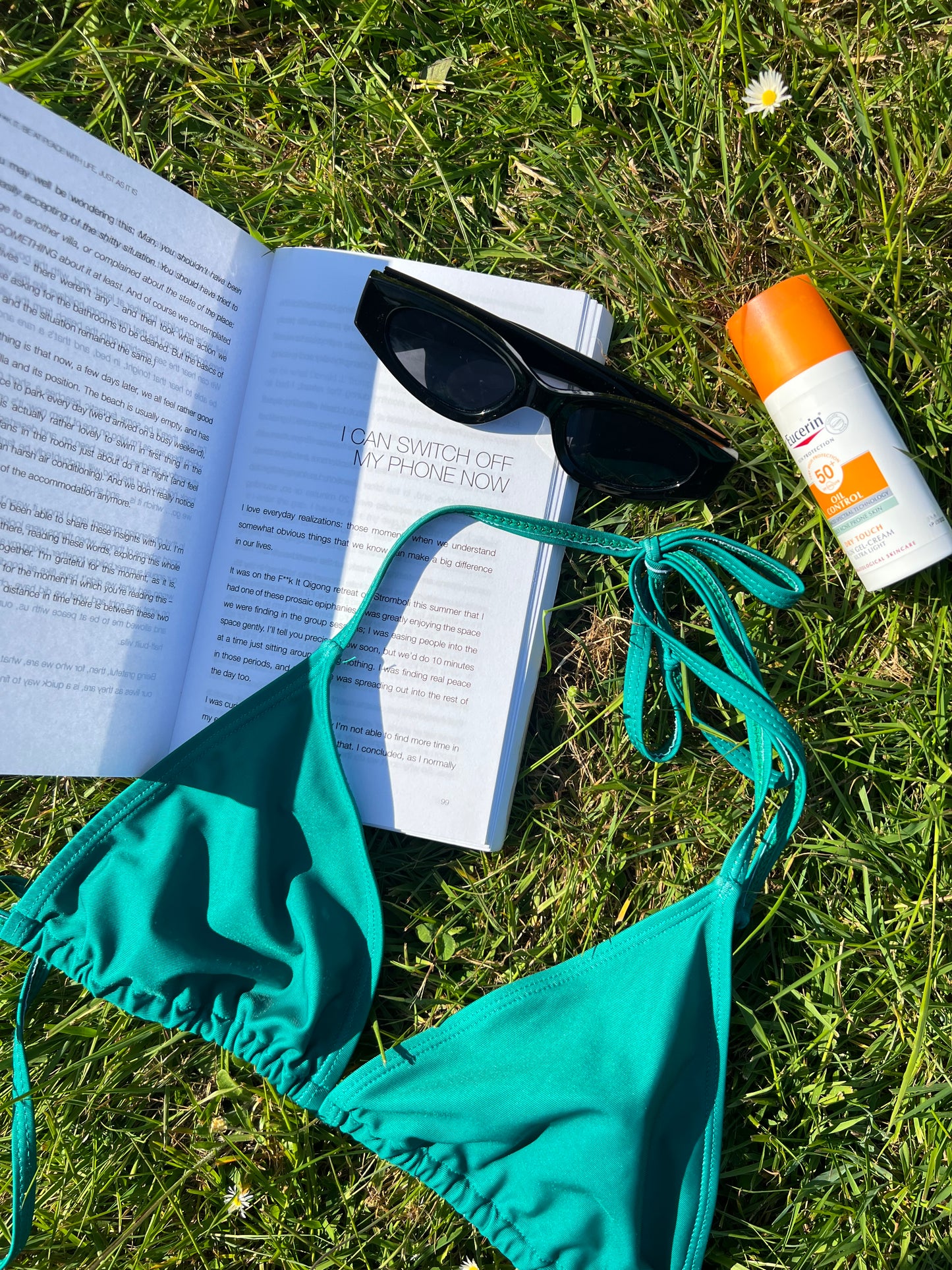 WAYVE TRIANGLE HALTER BIKINI TOP